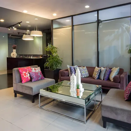 V Hotel-2